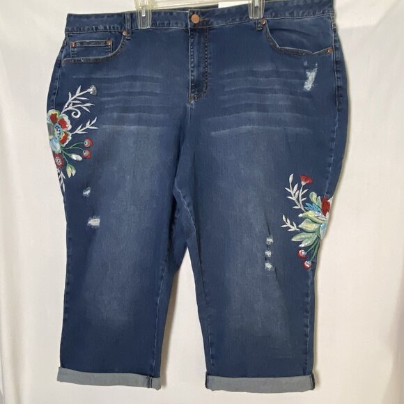 CATO Floral Embroidered Distressed Crop Jeans Sz 28W Blue Denim High Rise NWT - Picture 1 of 16